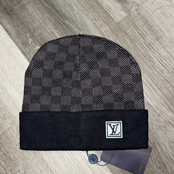 Louis Vuitton | Accessories | Louis Vuitton Black And Gray  display picture 2